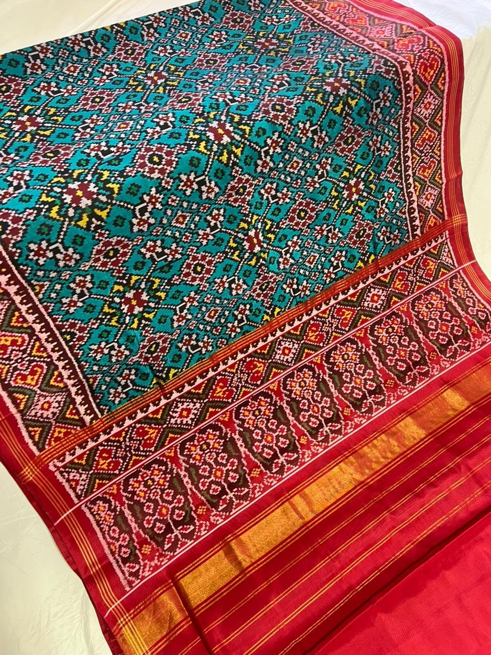 Patan patola singal ekkt sarees 